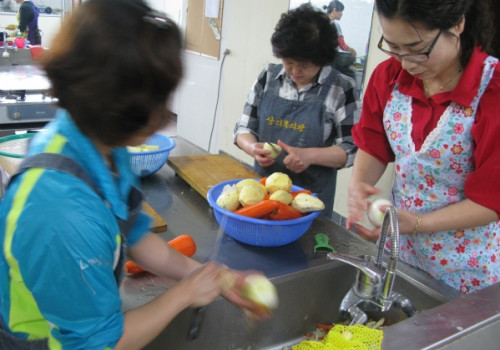 해동중 학부모밑반찬봉사단 활동